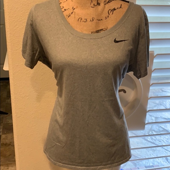 Nike Dri Fit - Picture 2 of 8